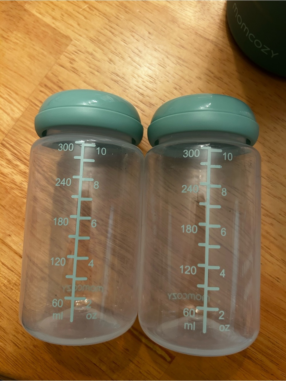 Green Momcozy Breast Milk Cooler - Insulated Storage Bottle - Picture 8 of 8